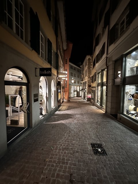 Night Stroll Through Zürich's Historic Cobblestone Alley