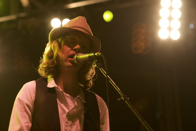 Beck Rocks the Stage with his Fedora