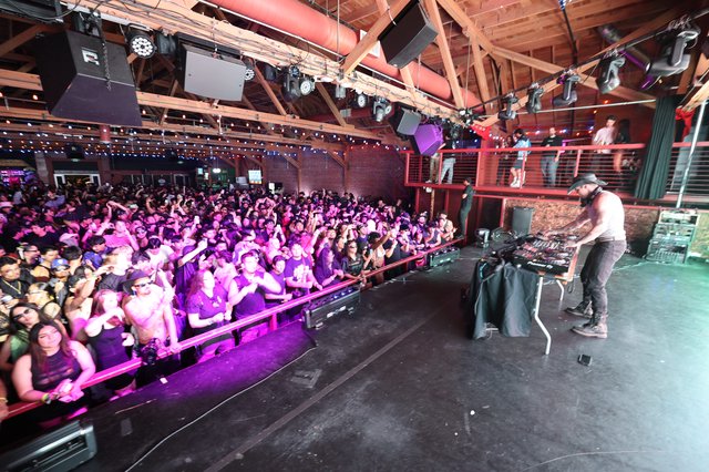 DJ Ignites Packed Crowd at Wobbleland 2026