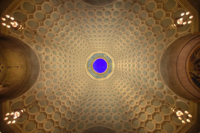 Blue Circle Ceiling in Temple Oculus