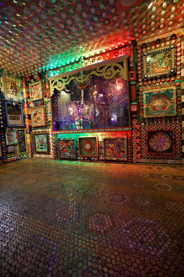 Kaleidoscopic Art Installation with Infinite Reflective Surfaces
