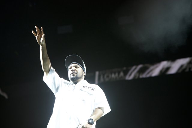 Triumphant Ice Cube Takes the Stage