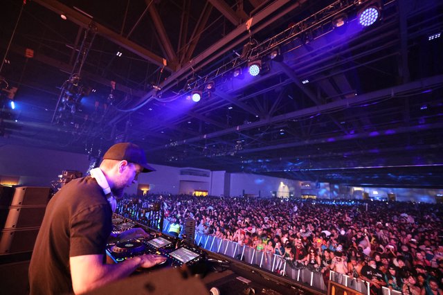 DJ Performs to Massive Crowd at Wobbleland 2026