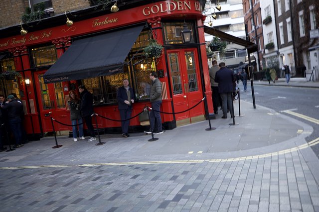 The Golden Eagle Pub - Traditional London Freehouse