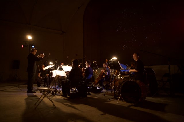 2007 Art Ride Concert: A Musical Performance in the Dark