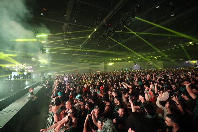 Massive Crowd Surges at Wobbleland 2026 Festival
