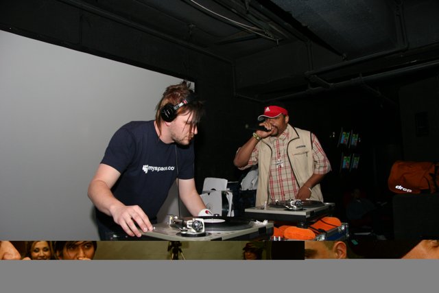 The DJ Set Master