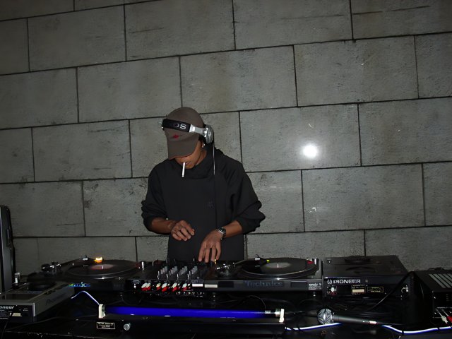 NYE DJ at Osaka's City Hall