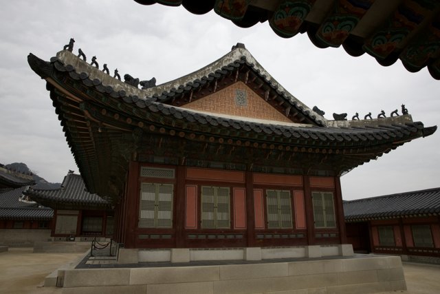 Magnificent Temple Architecture in Korea, 2024