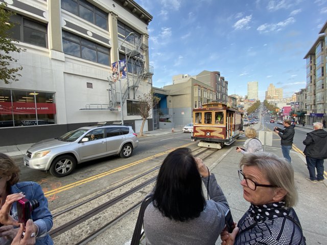 Capturing the Cable Car Craze in San Francisco