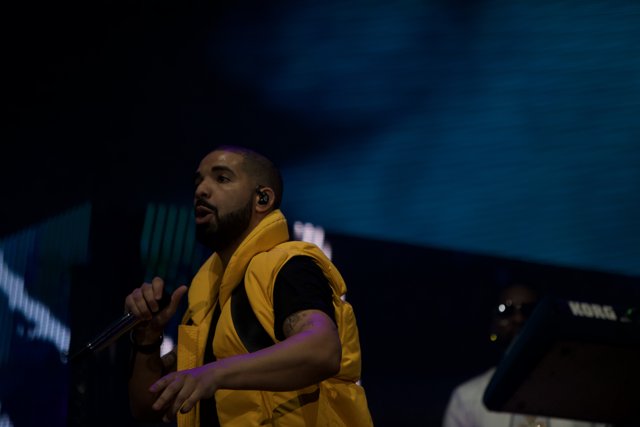 Drake rocks the O2 Arena in London