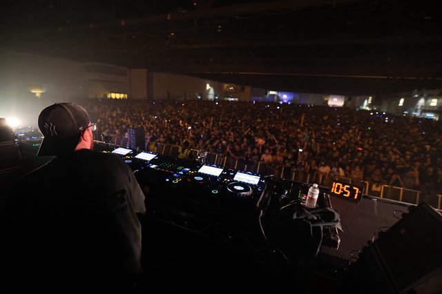 DJ Commands Massive Crowd at Wobbleland 2026