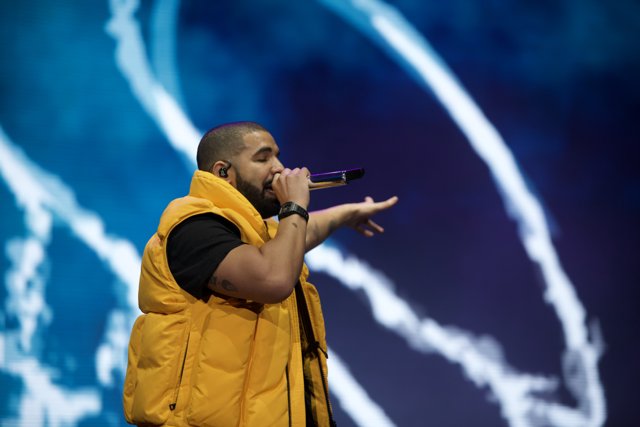 Drake Rocks the Crowd at Coachella 2017