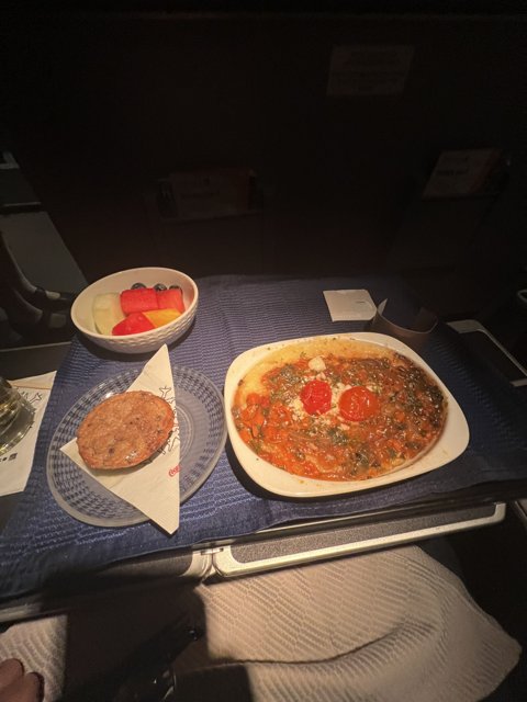 In-Flight Dining: Savoring Deliciousness at 30,000 Feet