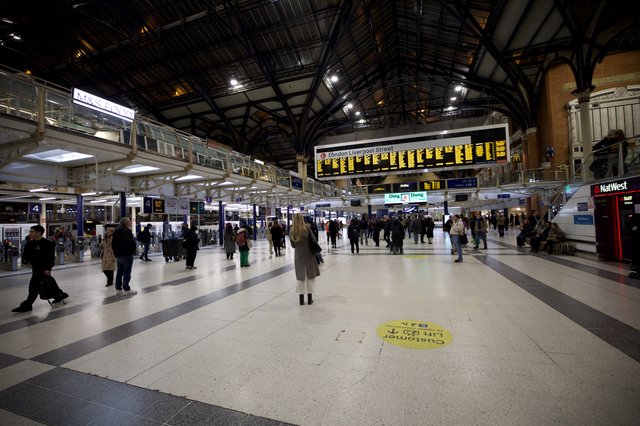 Bustling Liverpool Street Station Main Concourse