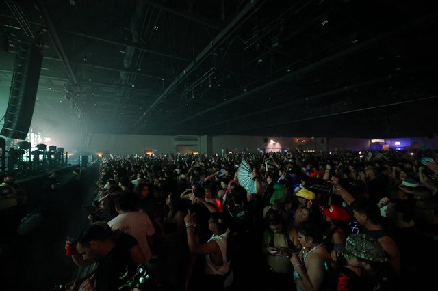 Massive Dance Crowd Surges at Wobbleland 2026