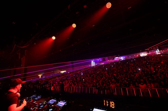 DJ Commands Massive Crowd at Wobbleland Festival 2026