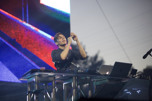 Flume Rocks the Stage with His Laptop and Mic