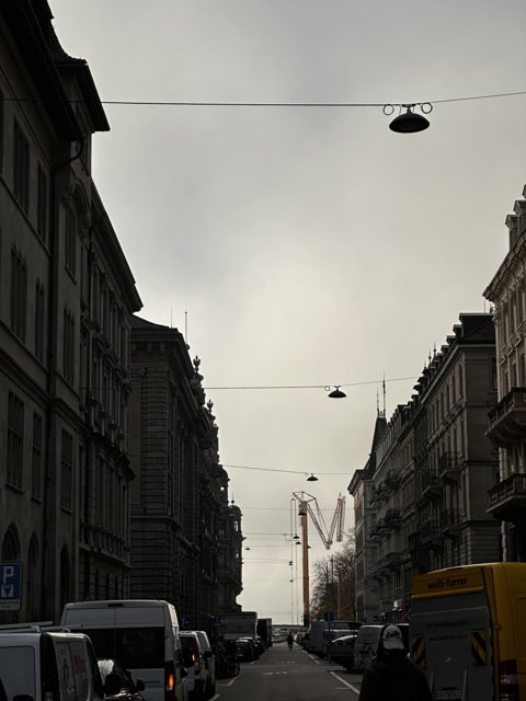 Busy street scene in Zürich