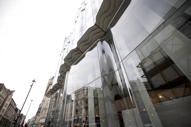 Modern Architecture Meets Historic London Streetscape