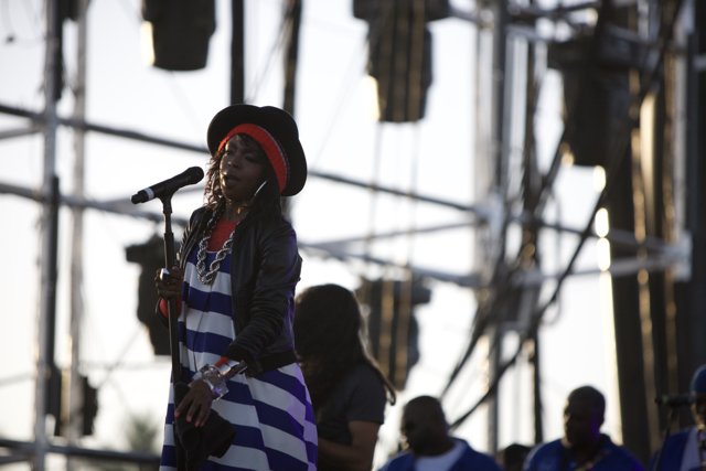 Lauryn Hill Steals the Show with Solo Performance at Coachella