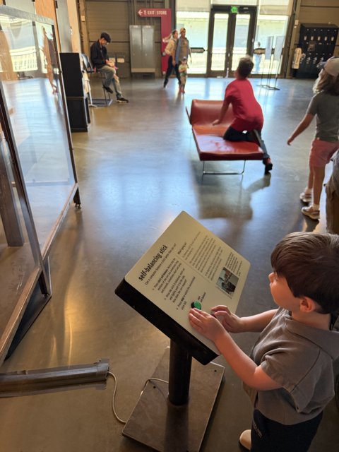 Curious Explorers at the Exploratorium