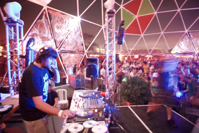 Coachella DJ electrifies urban night sky