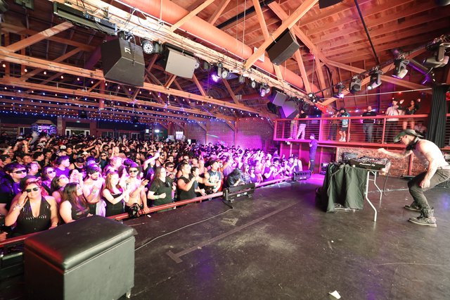 DJ Ignites Packed Crowd at Wobbleland Festival 2026