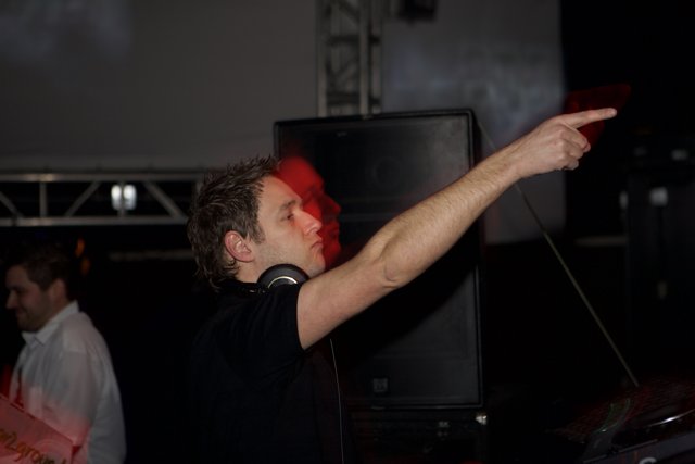 The Pointing Deejay