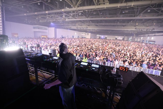 DJ Commands Massive Indoor Crowd at Wobbleland 2026
