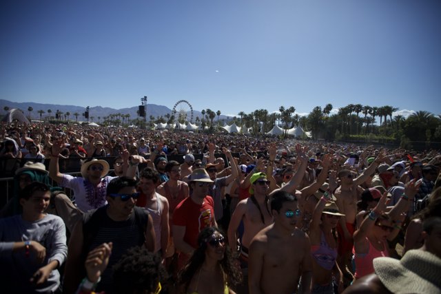 Coachella 2012: Saturday Night Crowd