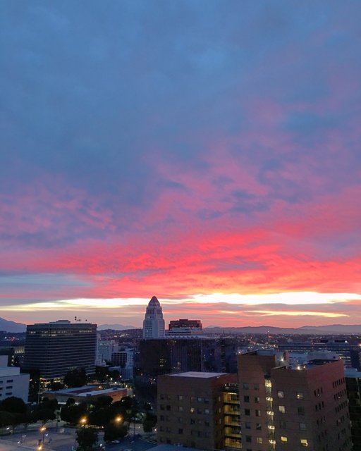 Radiant Sunset Skyline