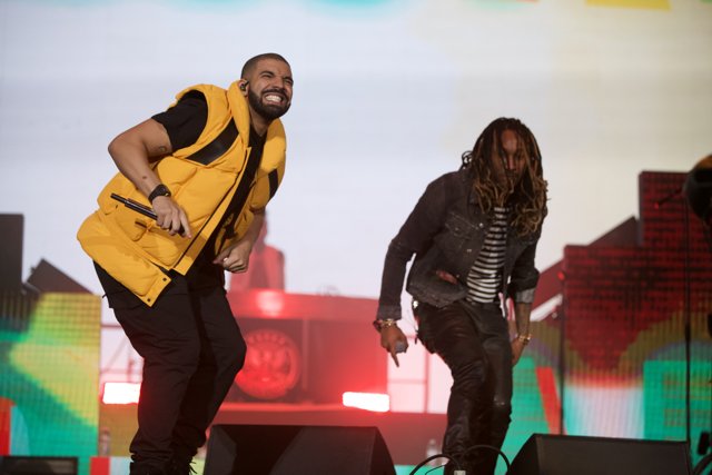 Drake and Lil Wayne light up the Grammy stage