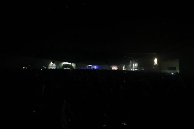 Massive Crowd Engulfed in Darkness at Wobbleland 2026