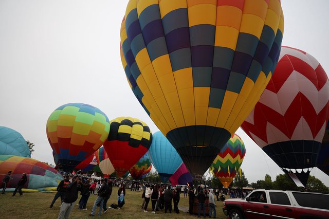 Colorful Hot Air Balloons Fill the Sky at Sonoma Classic