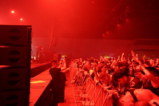 Sea of Fans Ignited in Red at Wobbleland 2026