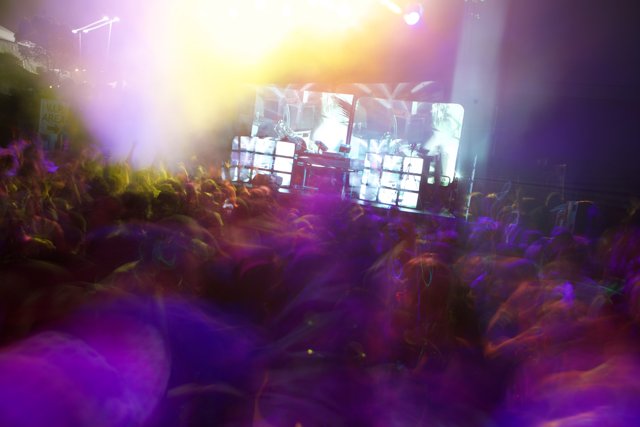 Raving with a Blurred Crowd