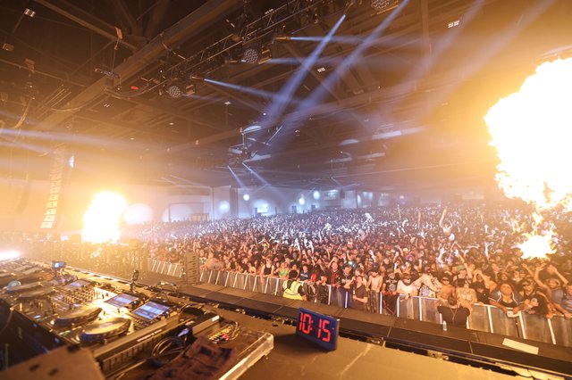 Massive Crowd Erupts at Wobbleland 2026 EDM Festival