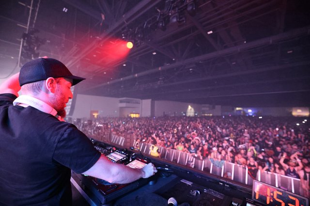 DJ Commands Massive Crowd at Wobbleland 2026