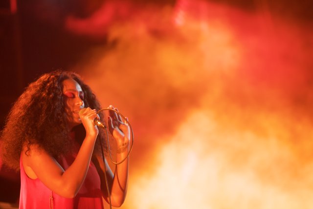 Solange Rocks the Stage with Her Mesmerizing Voice