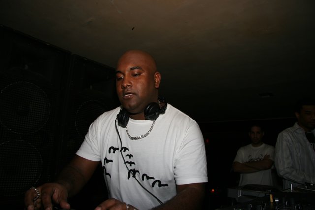 DJ Set in Full Motion
