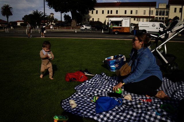 Summer Picnic at Presidio: A Heartwarming Mother-Daughter Moment