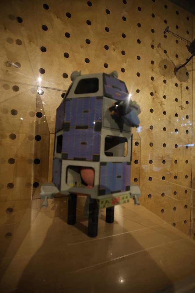 Modular Robot Display at Science Center