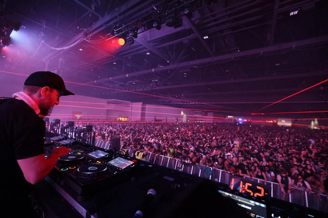 DJ Commands Massive Crowd at Wobbleland 2026