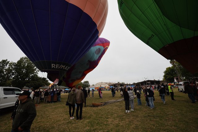 RE/MAX Balloon Inflation at Sonoma County Classic
