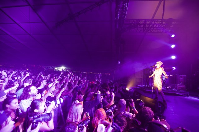 Energetic Entertainer lights up Coachella Concert