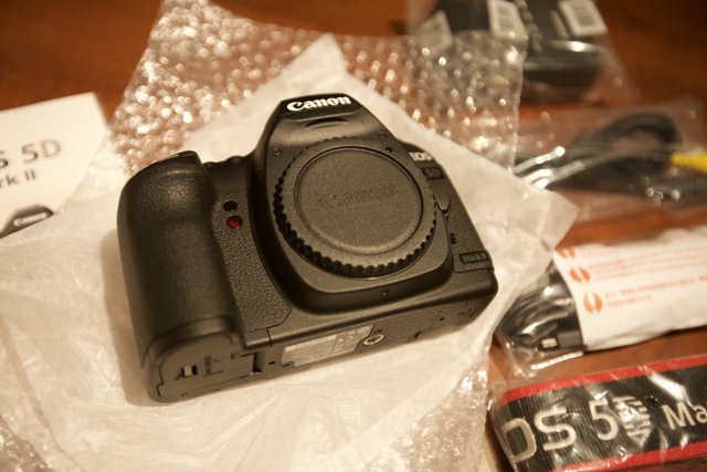 Unboxing the Canon EOS 5D Mark II Camera