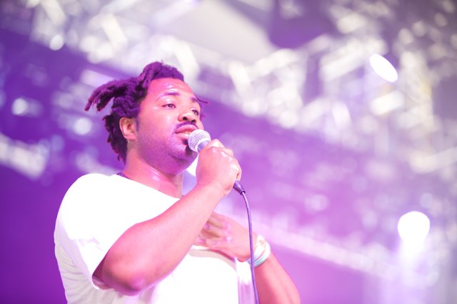 Sampha's Soulful Solo Performance