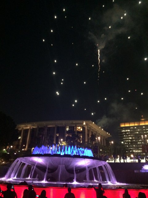 Lighting up the Fountain