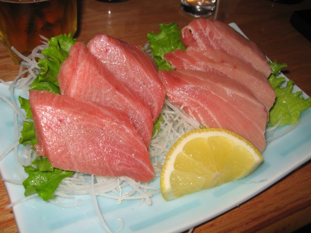 Fresh and Flavorful Raw Tuna